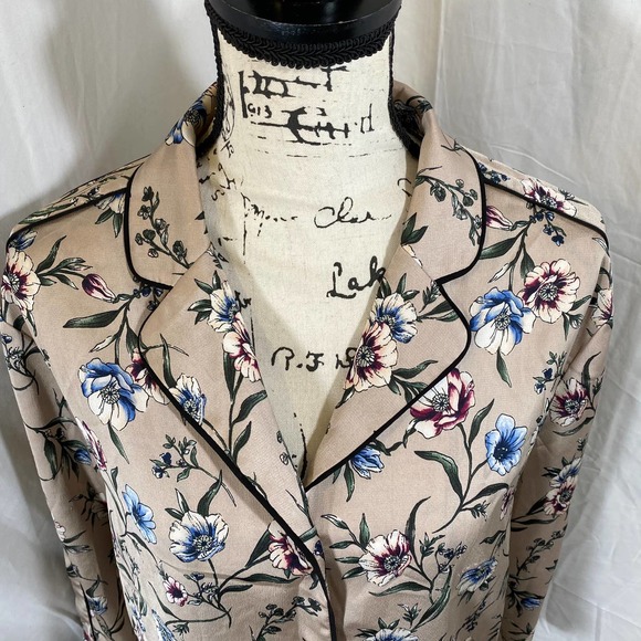 RO & DE Woman's Floral Pattern Button Down Long Sleeve Blouse Sz XS - Picture 4 of 8